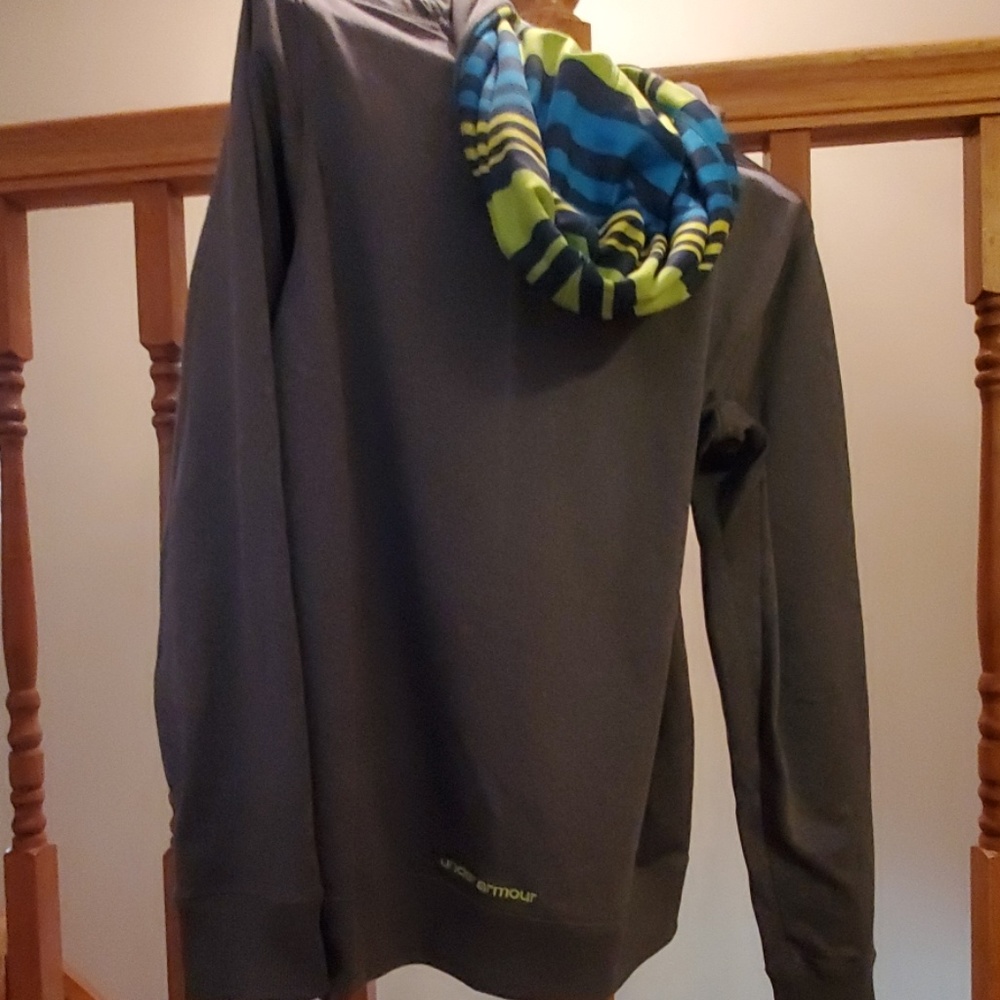 Sweatshirt - Picture 2 of 2
